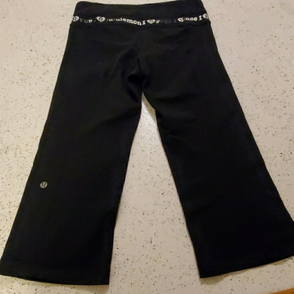 🔴sold🔴LULULEMON Cropped leggings size 4 - Picture 3 of 6